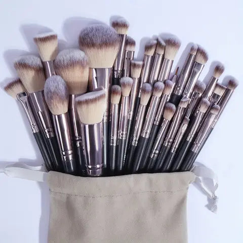 Kit 30 Pincéis de Maquiagem Profissional MAANGE com Bolsa Organizadora